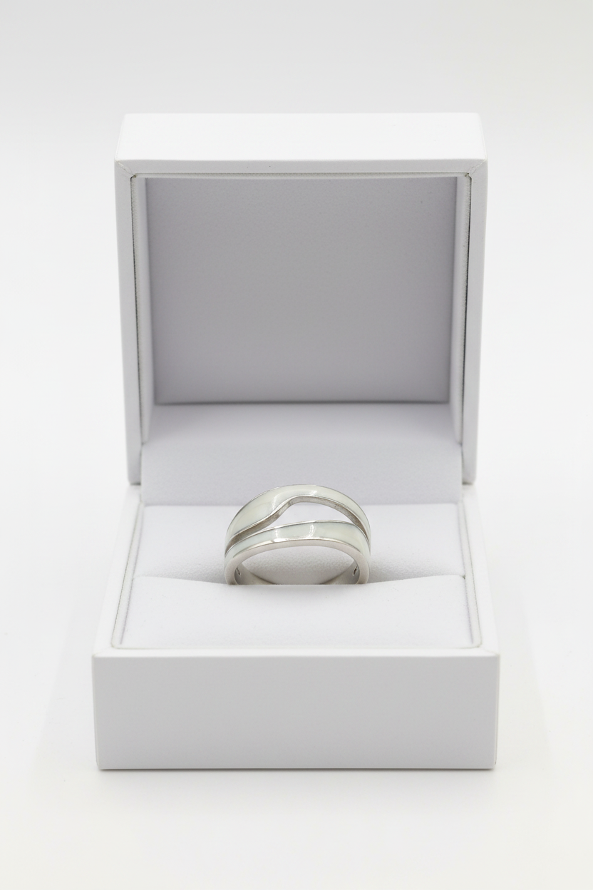 Silver Shell White Wavy Ring