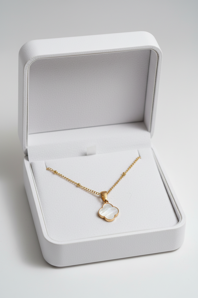 Clover Pearl Effect Necklace
