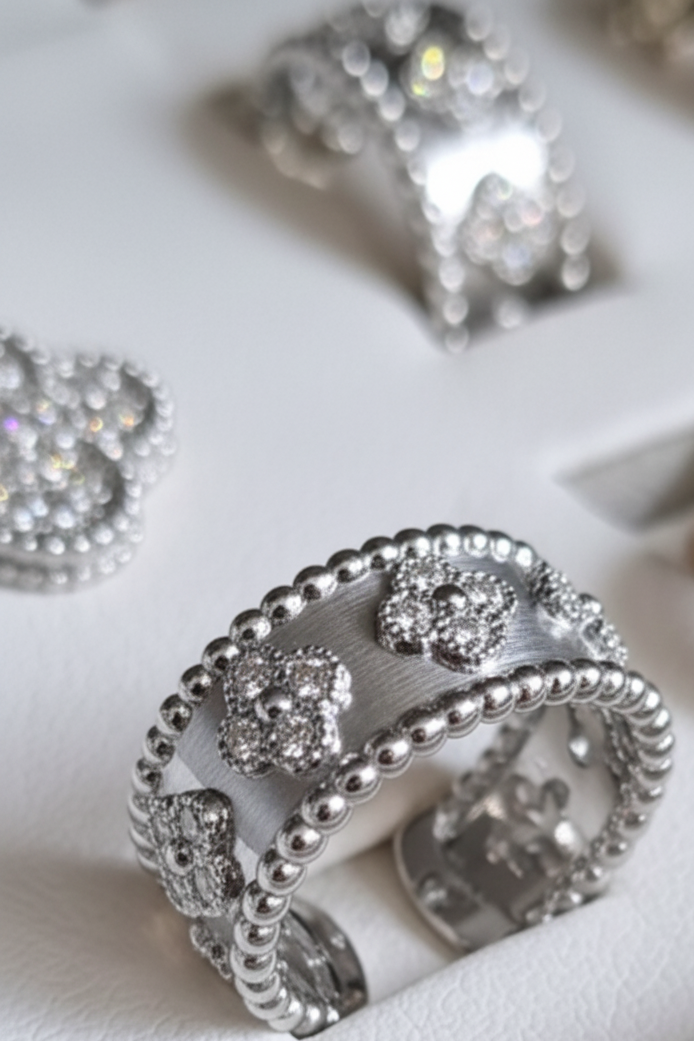 Silver Clover Ring