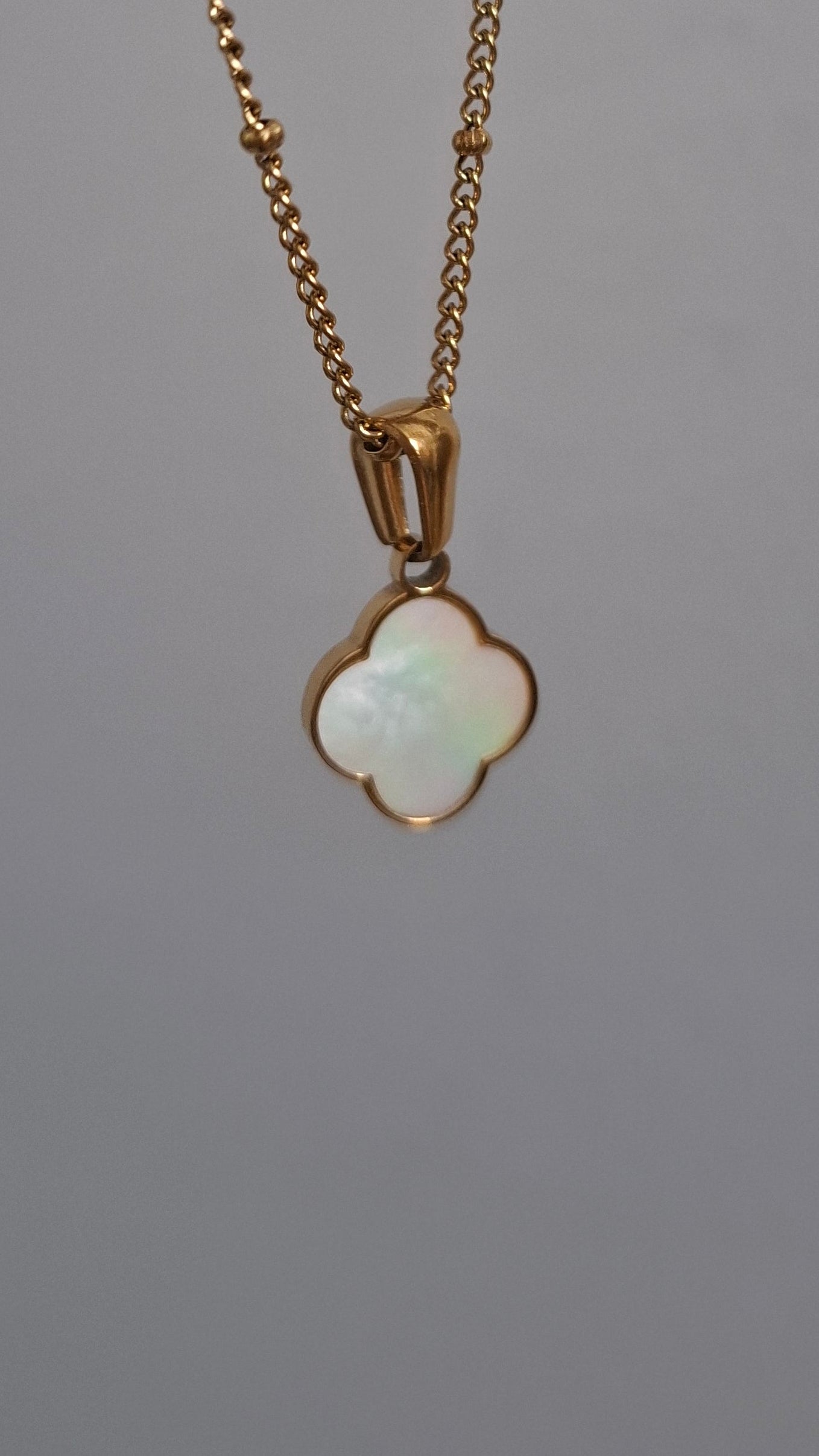 Clover Pearl Effect Necklace