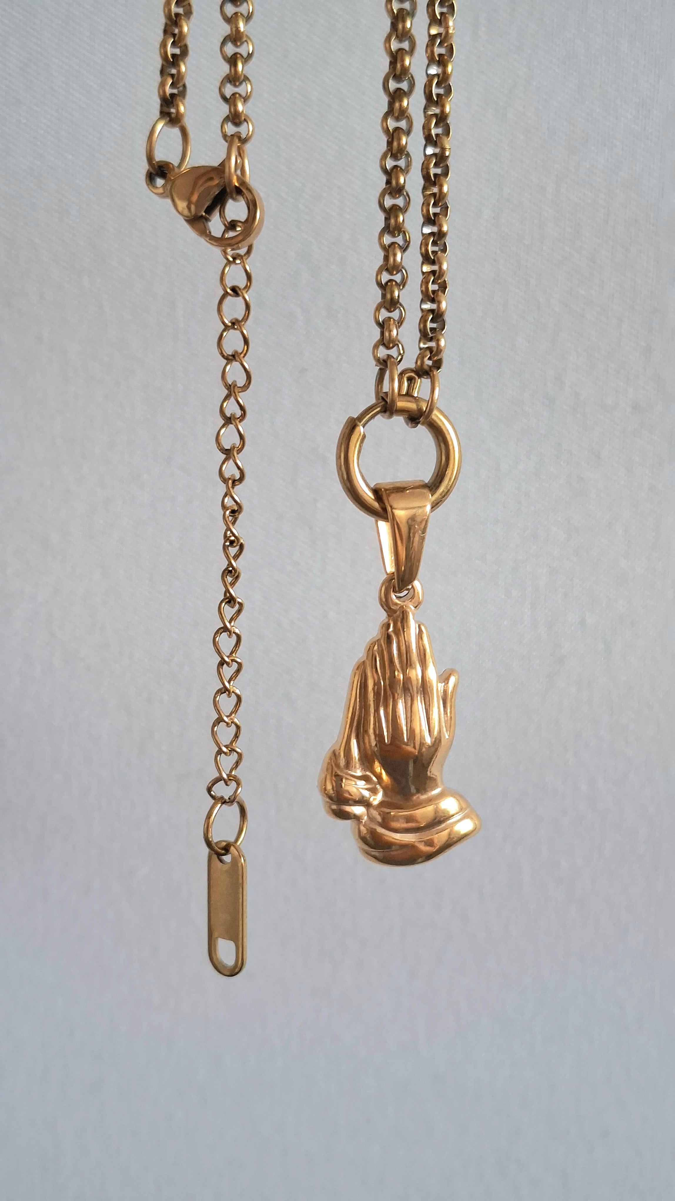 Gold Praying Hands Pendant