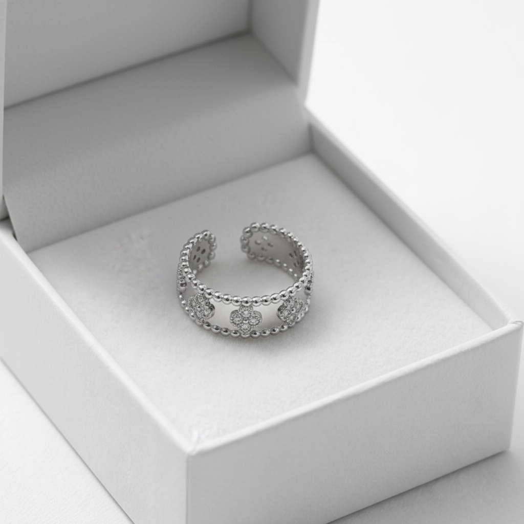 Silver Clover Ring