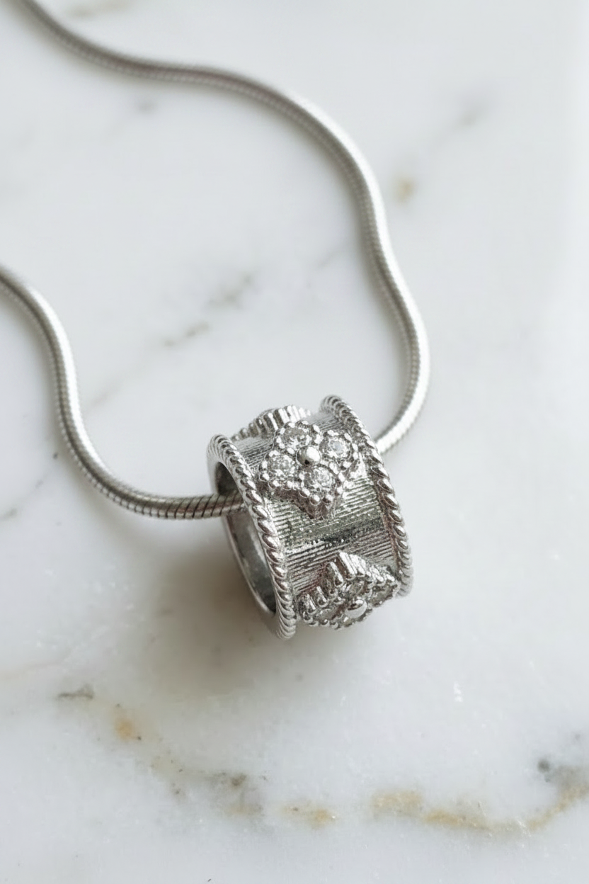 Clover Ring Barrel Pendant Silver
