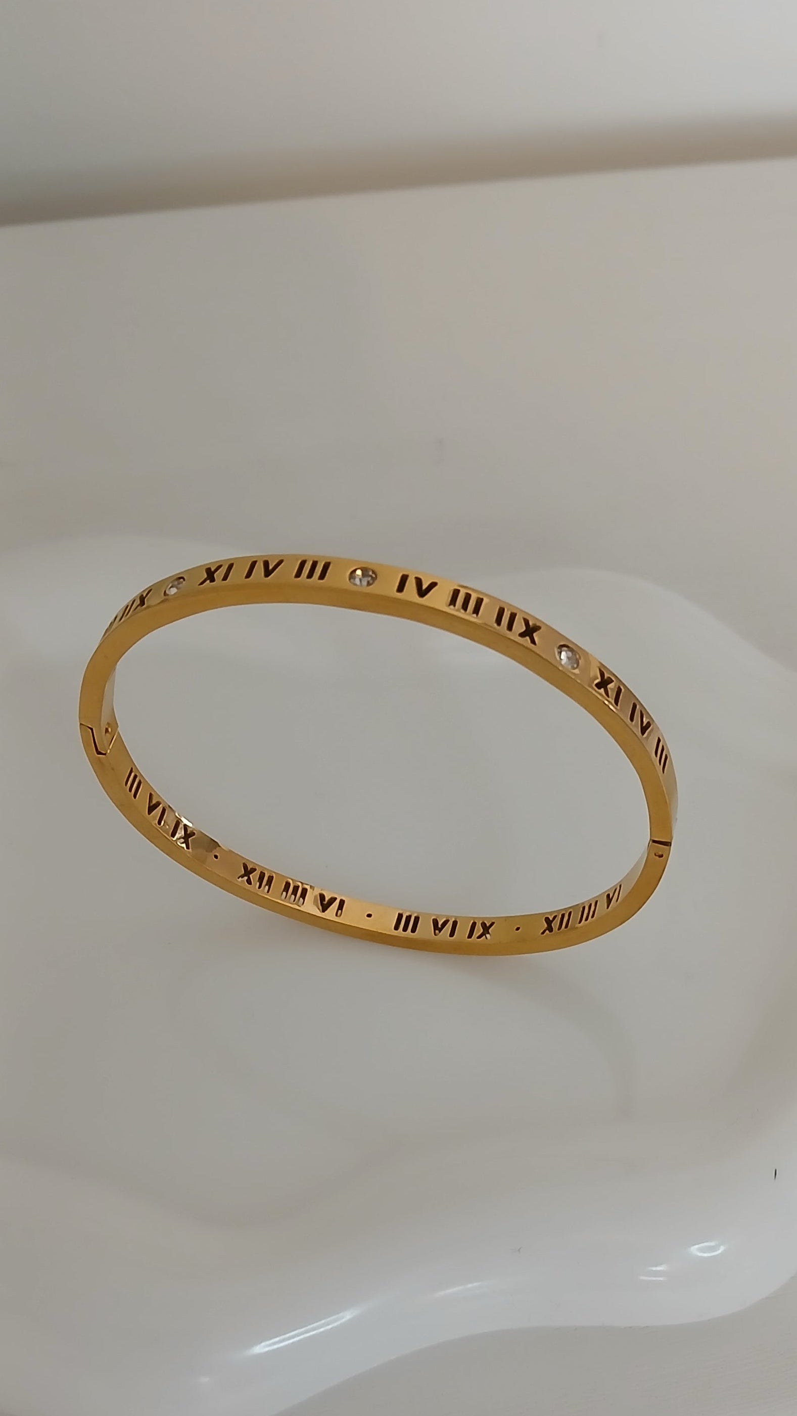 Latin Numerals Diamond Clasp Bangle